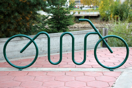 绿色的自行车的自行车停放架