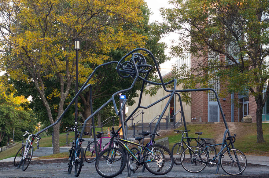 空间在新罕布什尔大学象自行车架