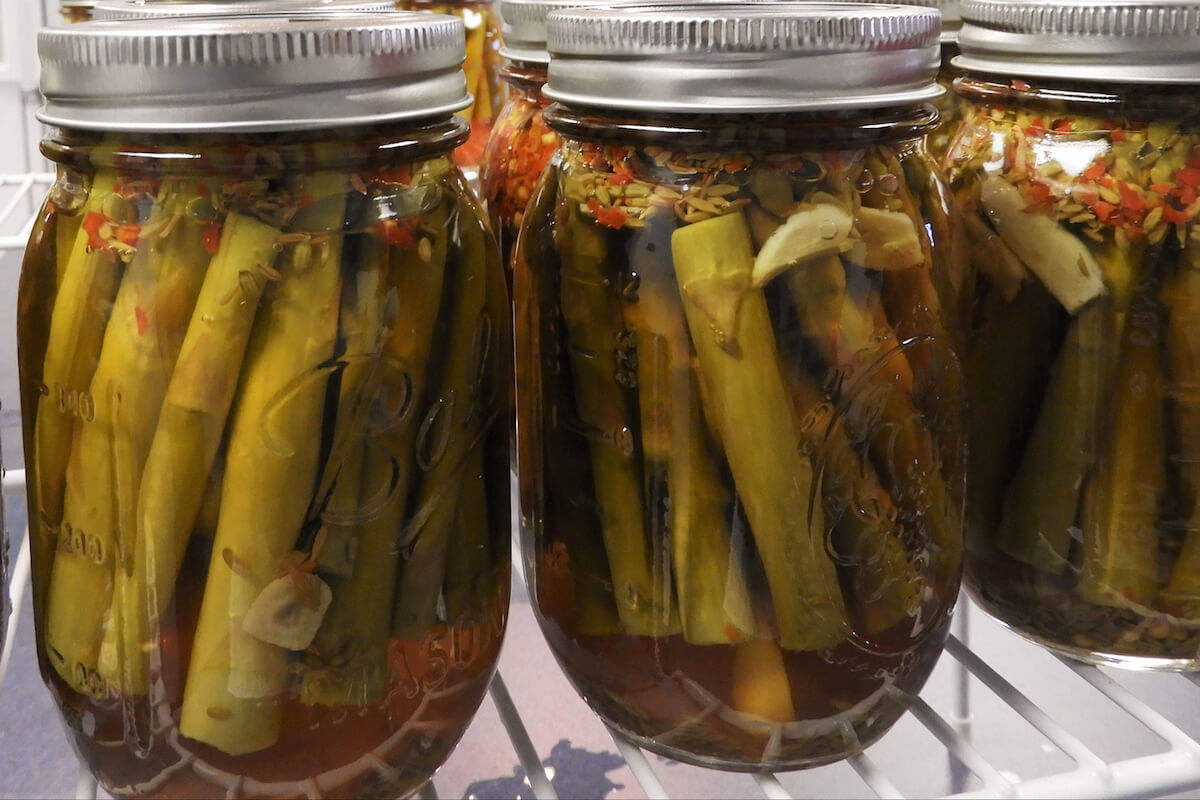canned asparagus in jars