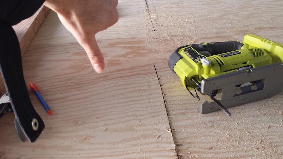 thumbs down to jigsaws for cutting plywood