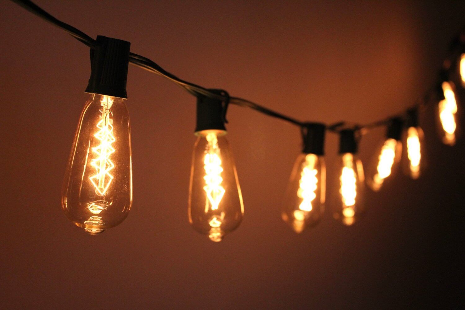 Old-fashioned Edison Bulb String Lights