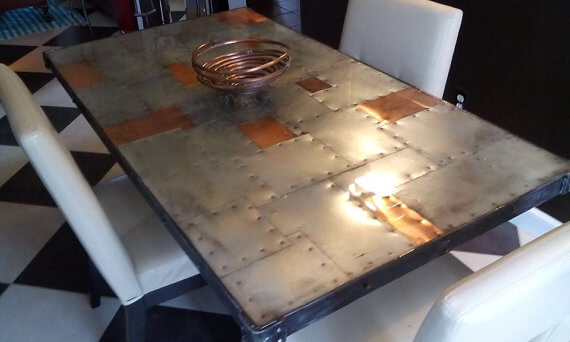 铜和锌餐桌