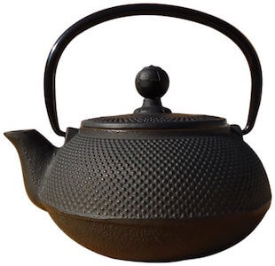 古老的荷兰铸铁札幌茶壶