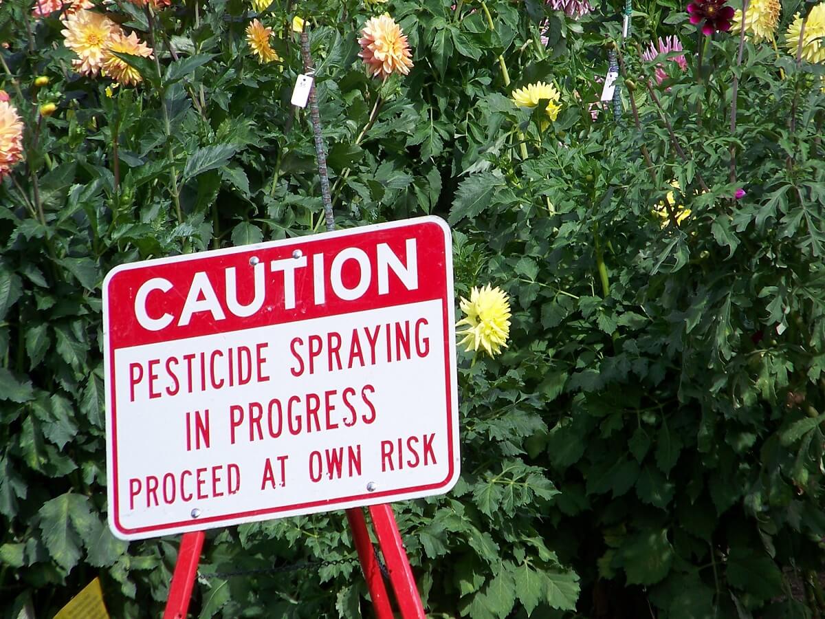 pesticide spraying sign