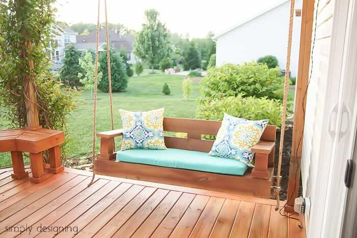 casual-porch-swing