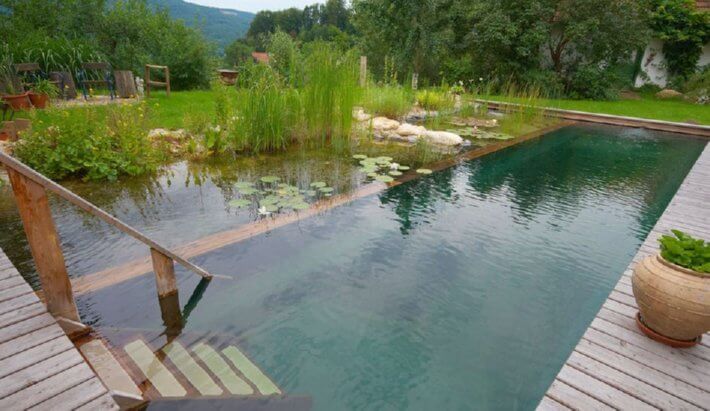 天然游泳池