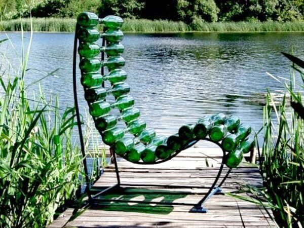 chair-from-bottles